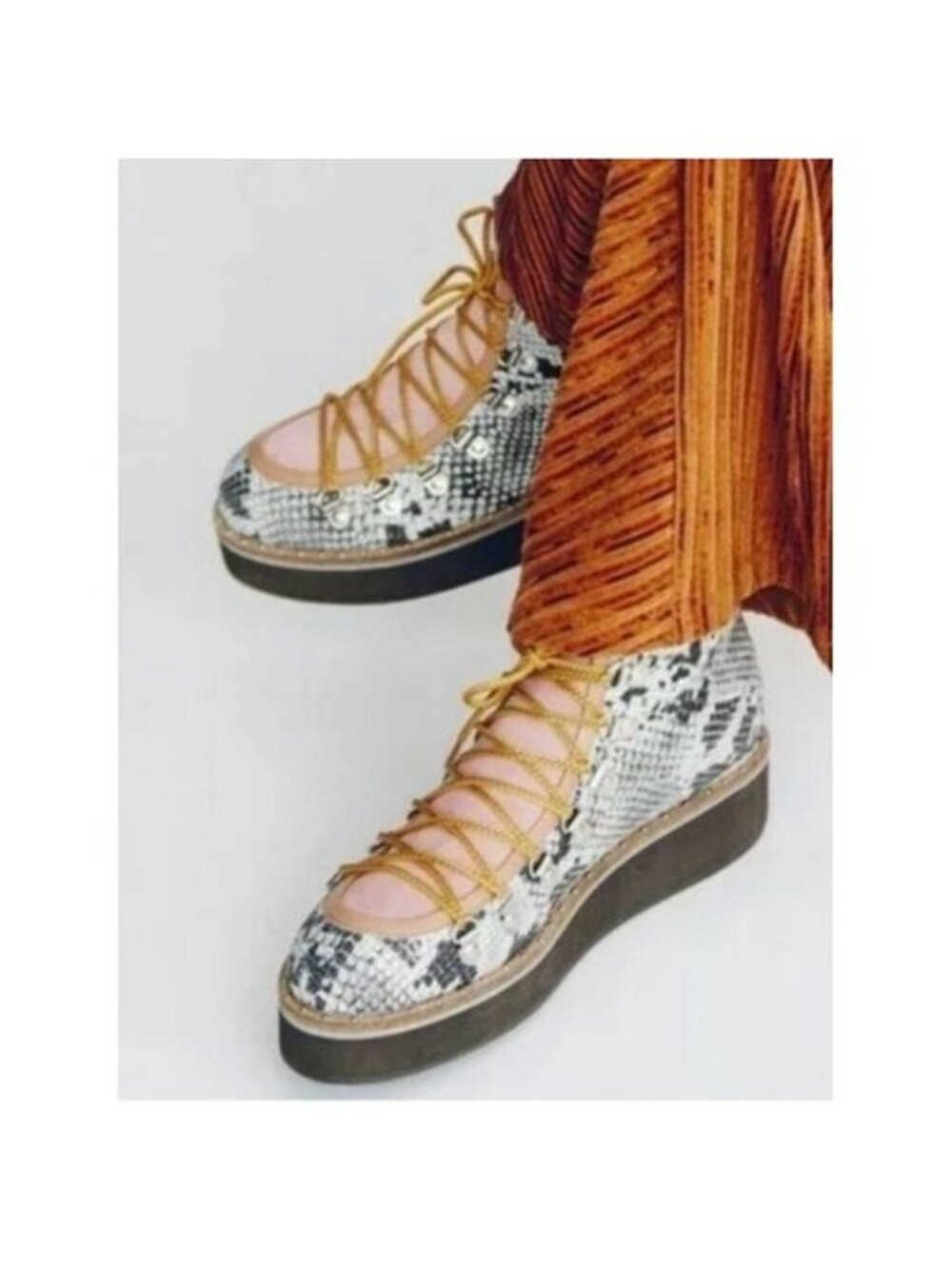 Free People Durango Hiking boot Snake-Print Lace-Up Platform EU 38 7.5 NWT